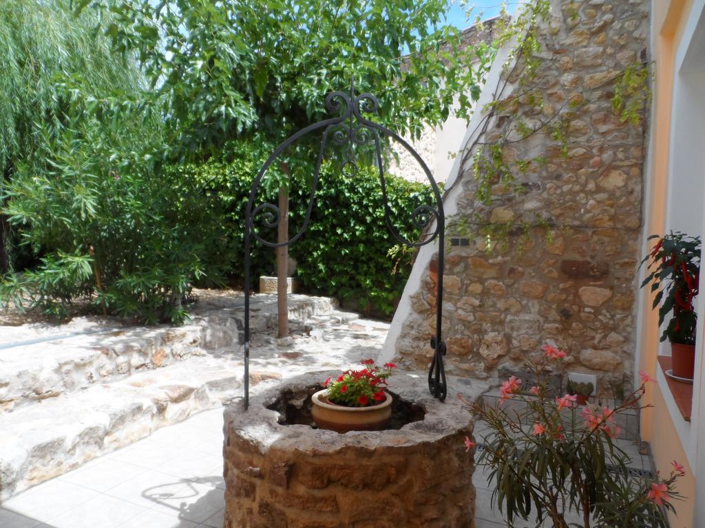 Clos Mazerolles Cruzy Bagian luar foto